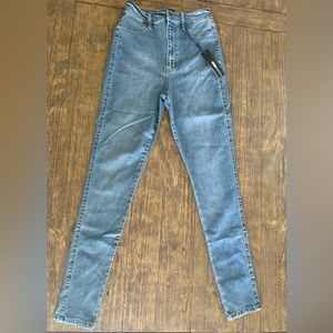 Fashion Nova Dare Devil High Rise Skinny Jeans (size 7)